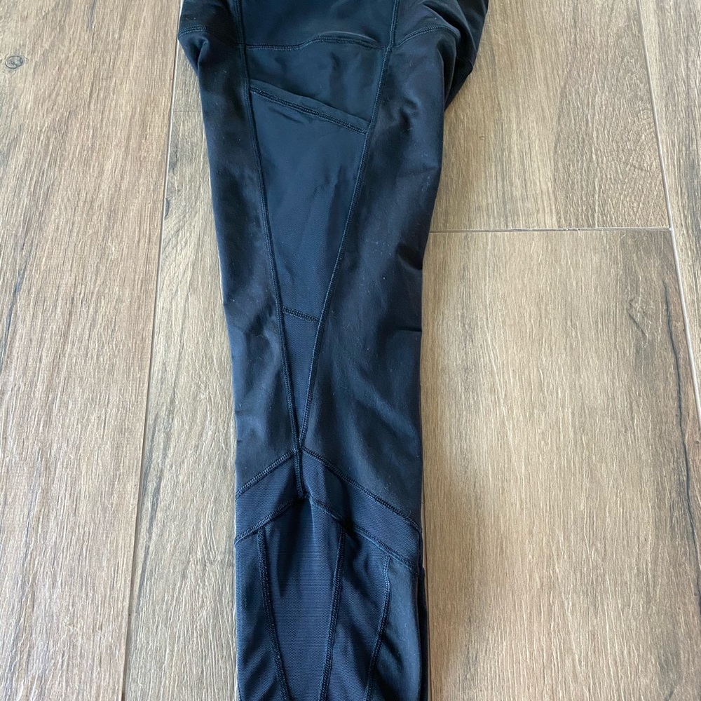 Ivivva crop leggings,  side pockets, mesh detail